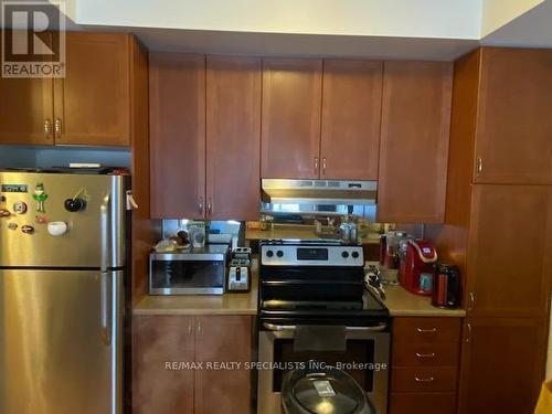 141 - 2891 Rio Court, Mississauga, ON - Indoor Photo Showing Kitchen With Stainless Steel Kitchen