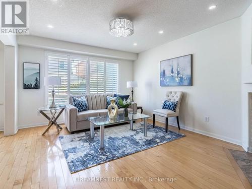 1097 Bowring Crescent, Milton (Beaty), ON - Indoor Photo Showing Living Room