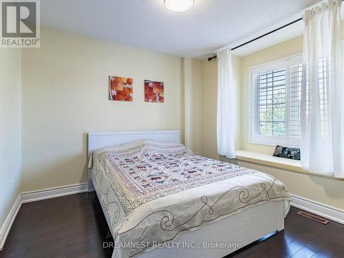 1097 Bowring Crescent, Milton (Beaty), ON - Indoor Photo Showing Bedroom