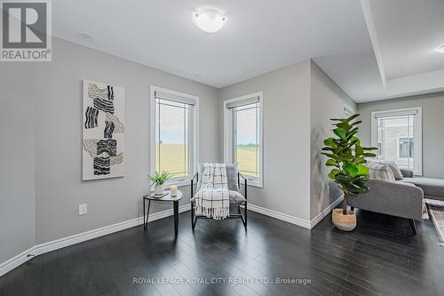 58 - 107 Westra Drive, Guelph/Eramosa, ON - Indoor Photo Showing Living Room