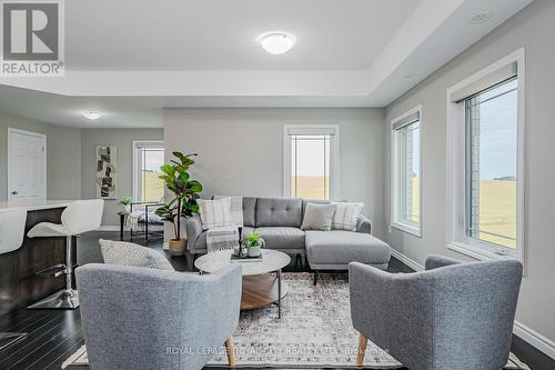 58 - 107 Westra Drive, Guelph/Eramosa, ON - Indoor Photo Showing Living Room