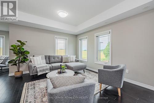 58 - 107 Westra Drive, Guelph/Eramosa, ON - Indoor Photo Showing Living Room