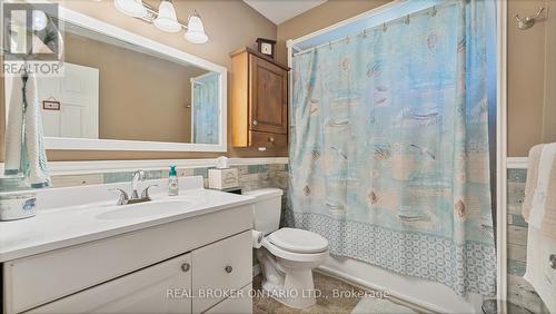 30 Shalfleet Boulevard, Brantford, ON - Indoor Photo Showing Bathroom