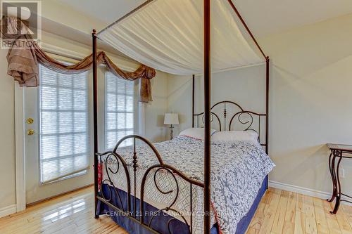 71889 Sunridge Crescent, Bluewater, ON - Indoor Photo Showing Bedroom