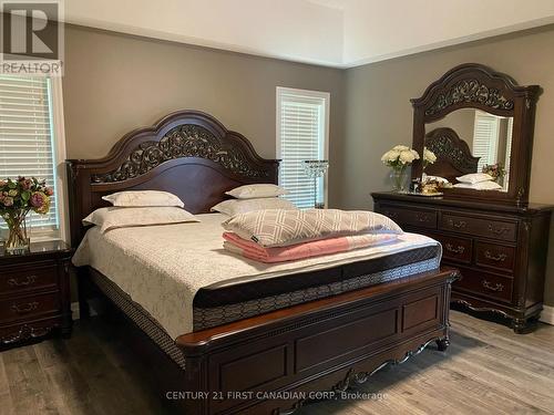 307 Portrush Place, London, ON - Indoor Photo Showing Bedroom