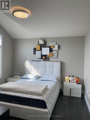 307 Portrush Place, London, ON - Indoor Photo Showing Bedroom