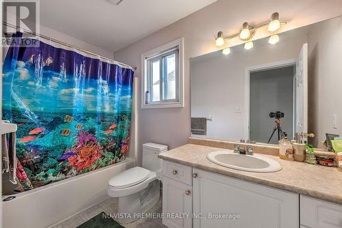 1238 Darnley Boulevard, London, ON - Indoor Photo Showing Bathroom