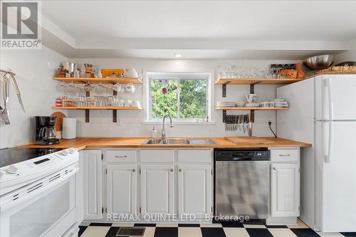 32 Queen Street, Prince Edward County (Picton), ON - Indoor Photo Showing Kitchen With Double Sink