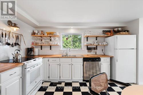 32 Queen Street, Prince Edward County (Picton), ON - Indoor Photo Showing Kitchen With Double Sink