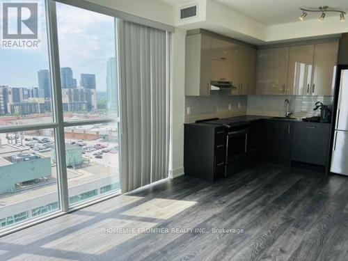 1712 - 180 Fairview Mall Drive, Toronto (Henry Farm), ON - Indoor Photo Showing Kitchen