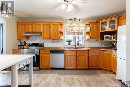 24 Greenhaven, Moncton, NB - Indoor Photo Showing Kitchen