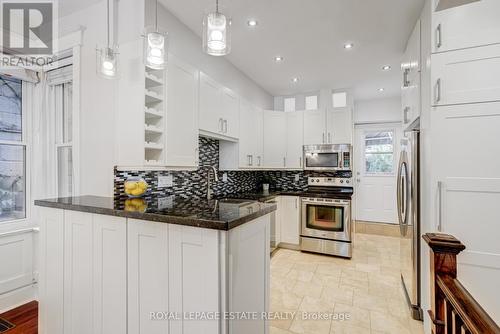 286 Coxwell Avenue, Toronto (Greenwood-Coxwell), ON - Indoor Photo Showing Kitchen With Upgraded Kitchen