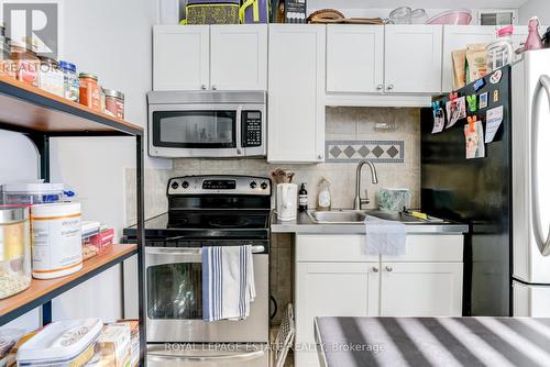 286 Coxwell Avenue, Toronto (Greenwood-Coxwell), ON - Indoor Photo Showing Kitchen With Double Sink