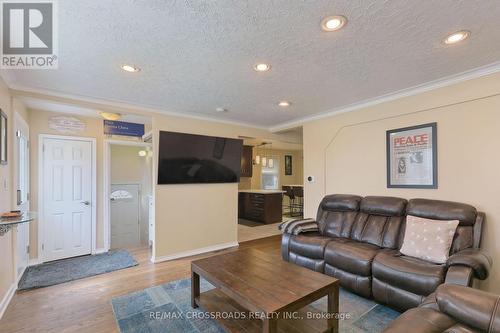 588 Brimley Road, Toronto (Eglinton East), ON - Indoor Photo Showing Living Room