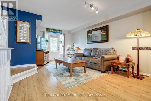 84 Harbourside Drive N, Whitby, ON - Indoor Photo Showing Living Room