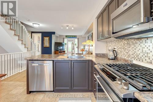 84 Harbourside Drive N, Whitby, ON - Indoor Photo Showing Kitchen With Double Sink With Upgraded Kitchen