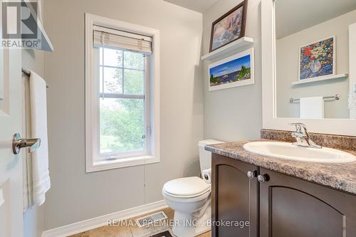 84 Harbourside Drive N, Whitby, ON - Indoor Photo Showing Bathroom