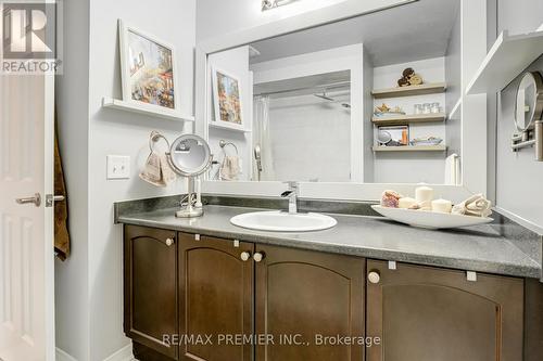 84 Harbourside Drive N, Whitby, ON - Indoor Photo Showing Bathroom