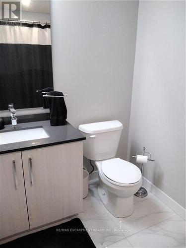 2304 - 15 Queen Street S, Hamilton, ON - Indoor Photo Showing Bathroom