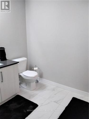 2304 - 15 Queen Street S, Hamilton, ON - Indoor Photo Showing Bathroom