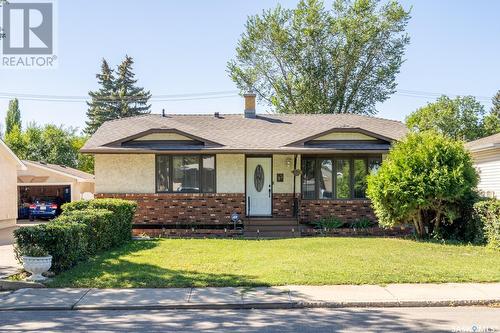 95 Mcinnis Crescent, Regina, SK - Outdoor