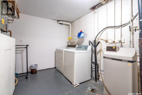 95 Mcinnis Crescent, Regina, SK - Indoor Photo Showing Laundry Room