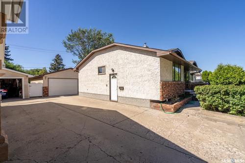 95 Mcinnis Crescent, Regina, SK - Outdoor With Exterior