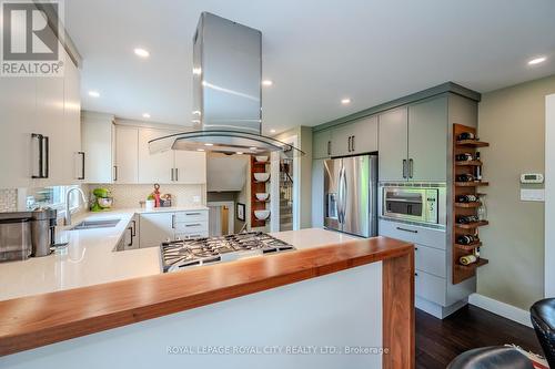 940 Watson Road, Puslinch, ON - Indoor Photo Showing Kitchen With Double Sink