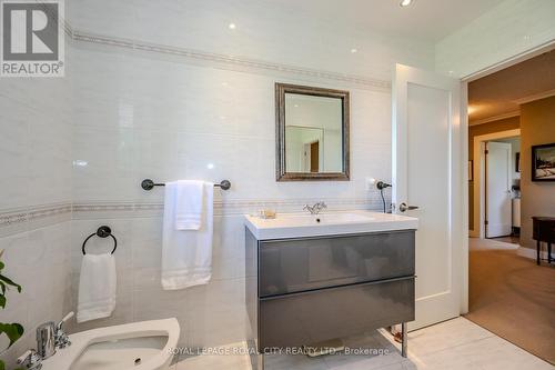 940 Watson Road, Puslinch, ON - Indoor Photo Showing Bathroom