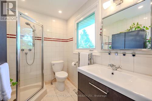 940 Watson Road, Puslinch, ON - Indoor Photo Showing Bathroom