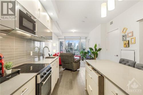 255 Bay Street Unit#708, Ottawa, ON - Indoor Photo Showing Kitchen With Upgraded Kitchen