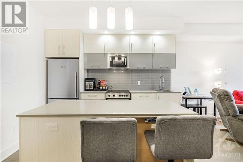 255 Bay Street Unit#708, Ottawa, ON - Indoor Photo Showing Kitchen