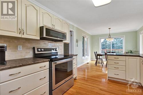 548 Loucks Drive, Russell, ON - Indoor Photo Showing Kitchen