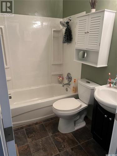 471 Froom Crescent, Regina, SK - Indoor Photo Showing Bathroom