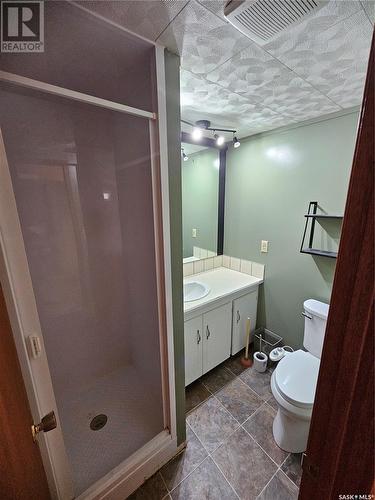 471 Froom Crescent, Regina, SK - Indoor Photo Showing Bathroom