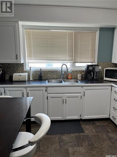 471 Froom Crescent, Regina, SK - Indoor Photo Showing Kitchen With Double Sink