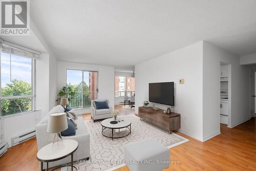 602 - 333 Commissioners Road W, London, ON - Indoor Photo Showing Living Room