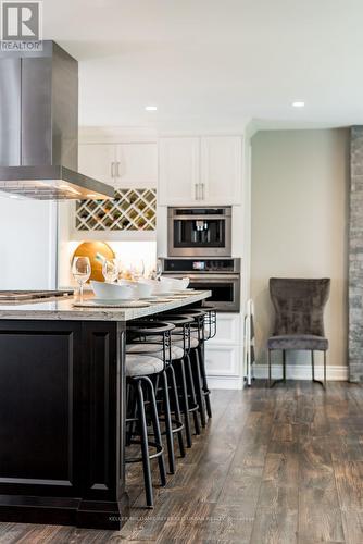 4310 Line 6, Bradford West Gwillimbury (Bradford), ON - Indoor Photo Showing Kitchen