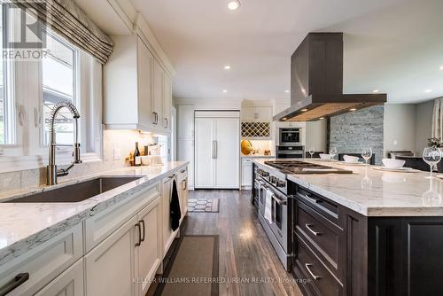 4310 Line 6, Bradford West Gwillimbury (Bradford), ON - Indoor Photo Showing Kitchen With Upgraded Kitchen