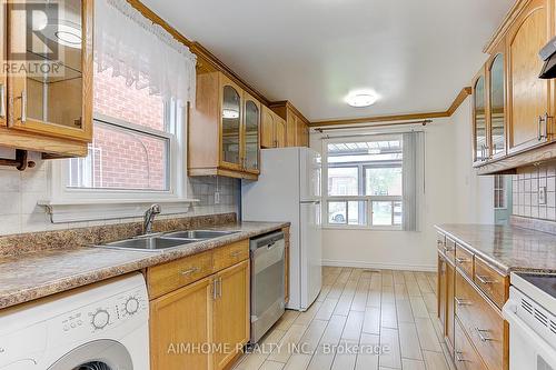 4401 Curia Crescent, Mississauga, ON - Indoor Photo Showing Kitchen With Double Sink