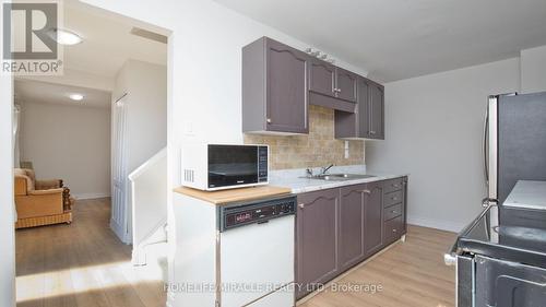 8 Hillbank Trail, Brampton (Central Park), ON - Indoor Photo Showing Kitchen