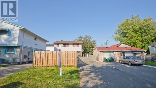 8 Hillbank Trail, Brampton (Central Park), ON - Outdoor