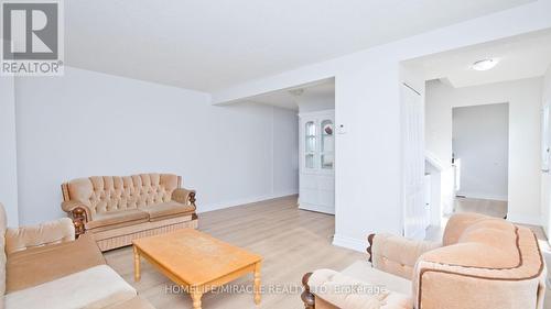 8 Hillbank Trail, Brampton (Central Park), ON - Indoor Photo Showing Living Room