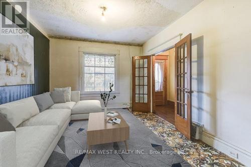 726 Indian Road, Toronto (High Park North), ON - Indoor Photo Showing Living Room