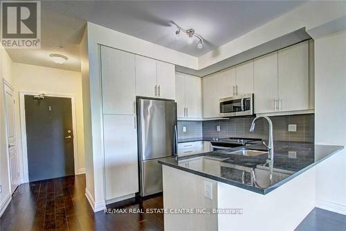 231 - 3170 Erin Mills Parkway, Mississauga, ON - Indoor Photo Showing Kitchen With Stainless Steel Kitchen With Double Sink With Upgraded Kitchen