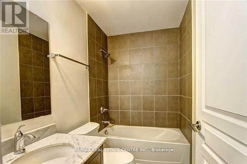 231 - 3170 Erin Mills Parkway, Mississauga, ON - Indoor Photo Showing Bathroom