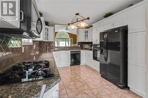 1217 Imperial Crescent, Windsor, ON - Indoor Photo Showing Kitchen