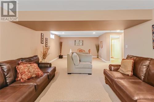 1217 Imperial Crescent, Windsor, ON - Indoor Photo Showing Living Room