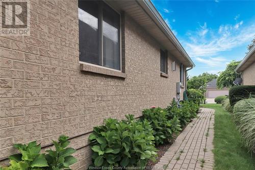 1217 Imperial Crescent, Windsor, ON - Outdoor With Exterior