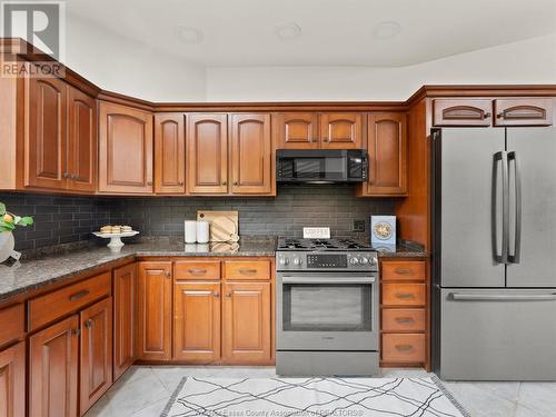 1339 County Rd 27, Lakeshore, ON - Indoor Photo Showing Kitchen